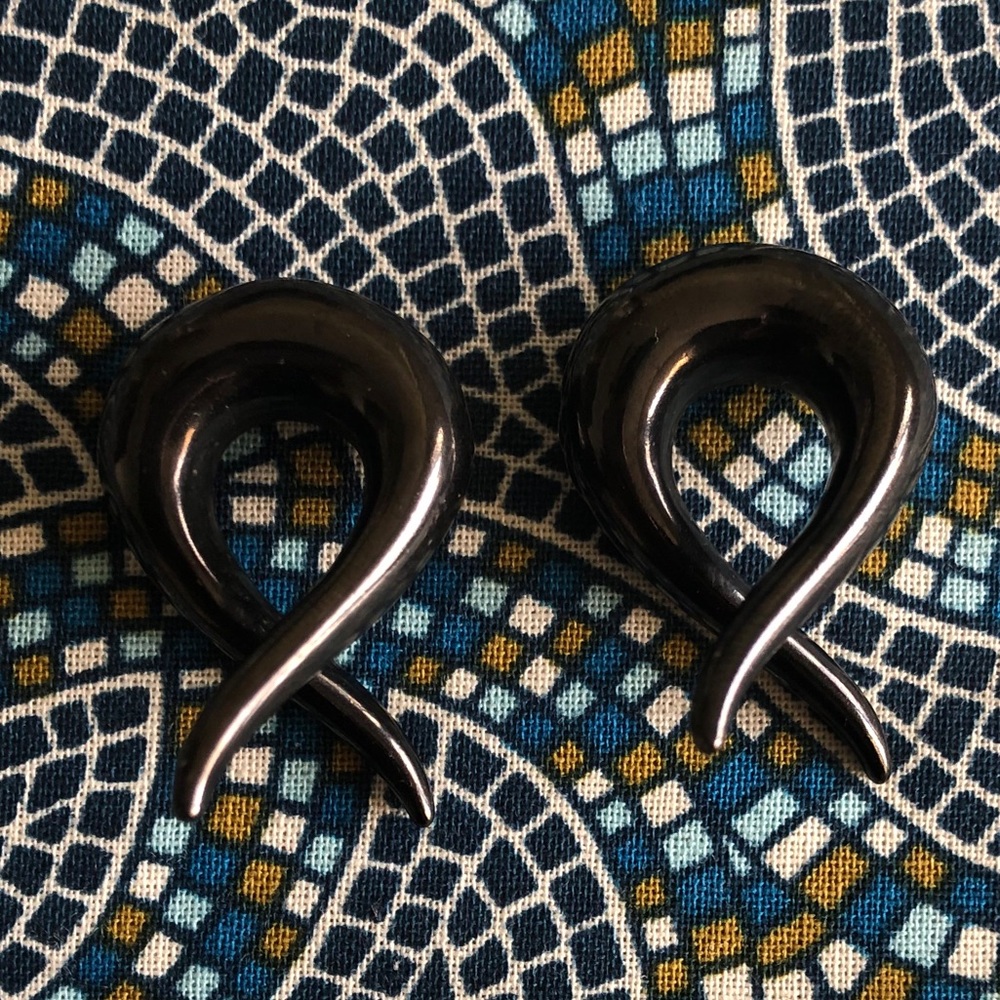 0g Hematite Hanging Ear Jewelry